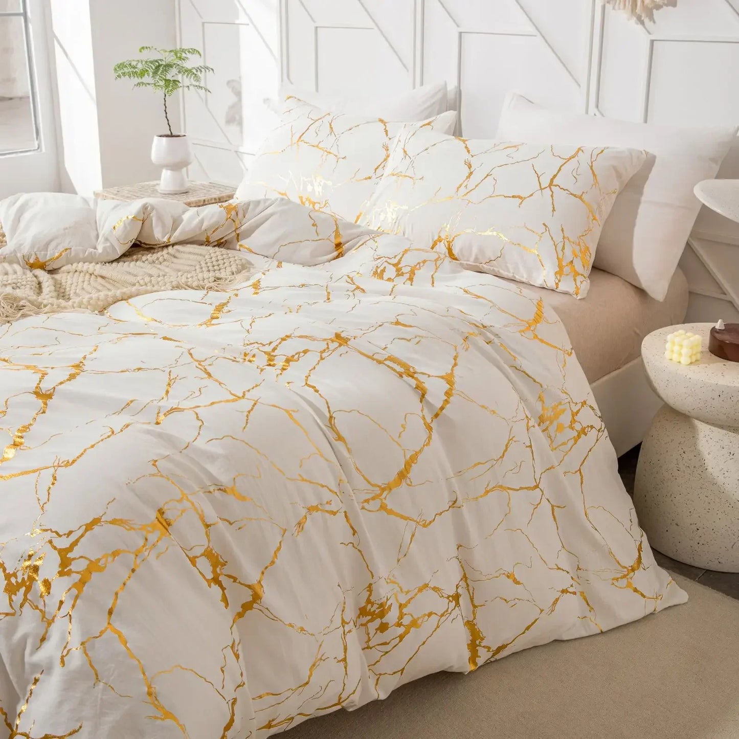 White & Gold Marble Duvet Cover Set – Modern Luxury Bedding Ensemble