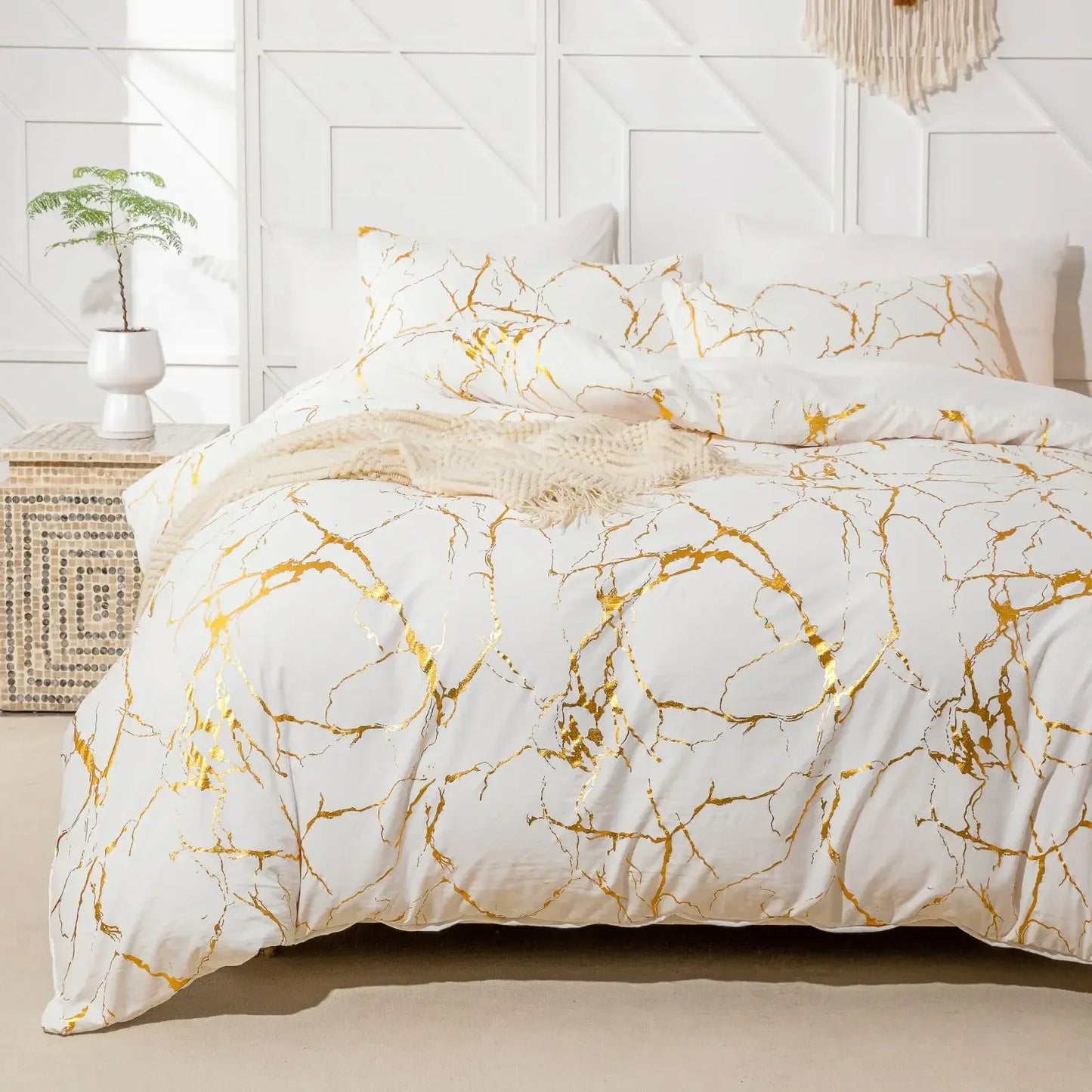 White & Gold Marble Duvet Cover Set – Modern Luxury Bedding Ensemble